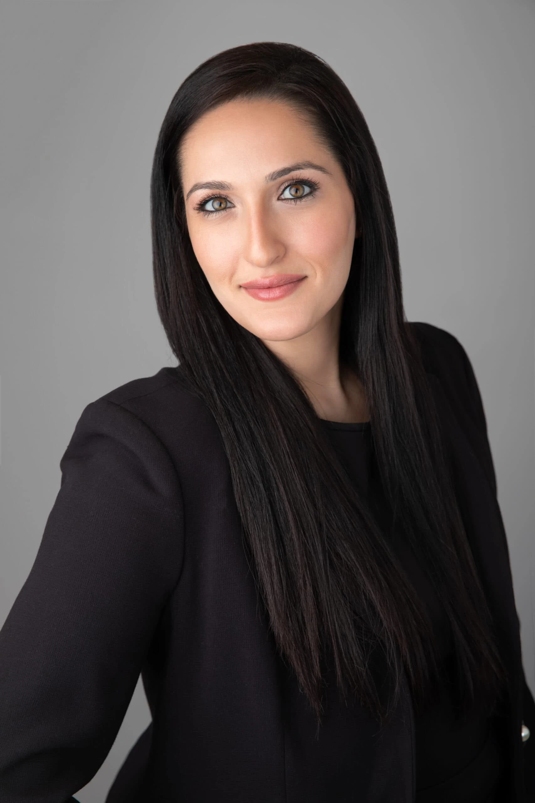 Amanda Frank headshot.
